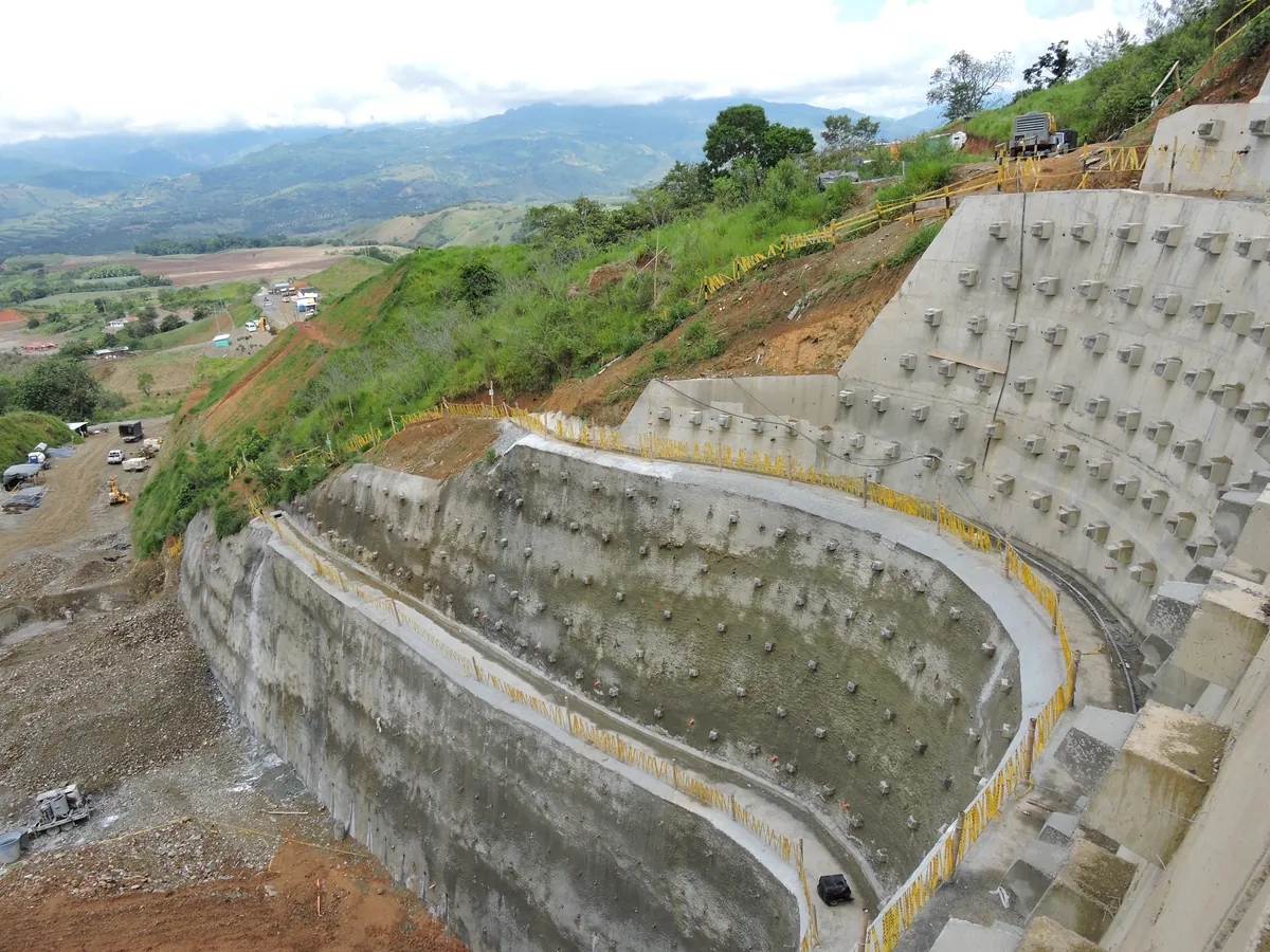 Túnel de Tesalia